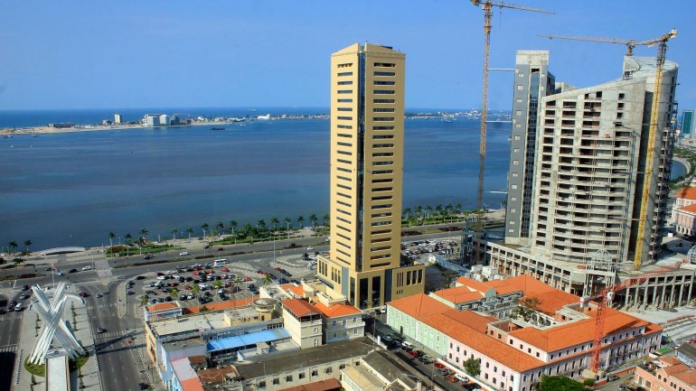 Empresários portugueses em Angola têm de reduzir expatriados