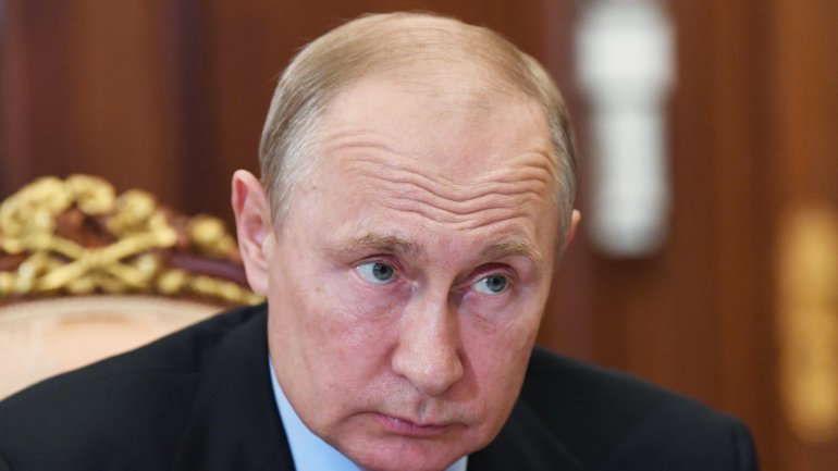 Putin admite concorrer a novo mandato presidencial se Constituição for alterada