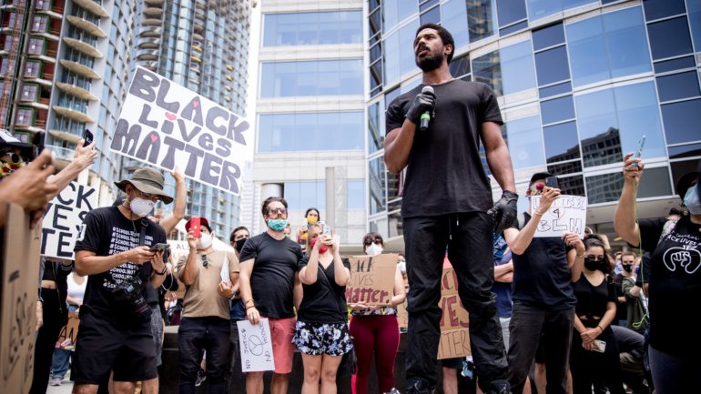 Ator Michael B. Jordan exige mais diversidade nos filmes de Hollywood em protesto anti-racismo